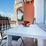 Cozy Apartment In Pula With House Sea View Pula