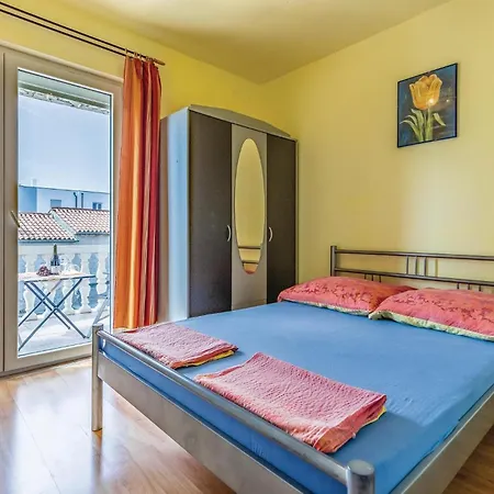 Gorgeous Apartment In Pula With House Sea View Pula