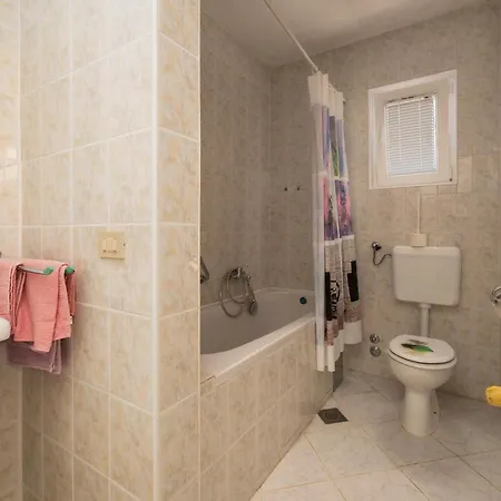 4 Bedroom Lovely In Nyaraló *