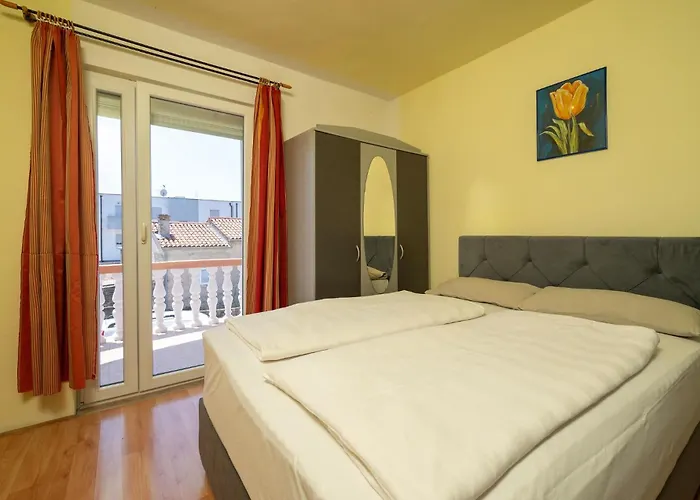 Ferienhaus 4 Bedroom Lovely Apartment In Pula *