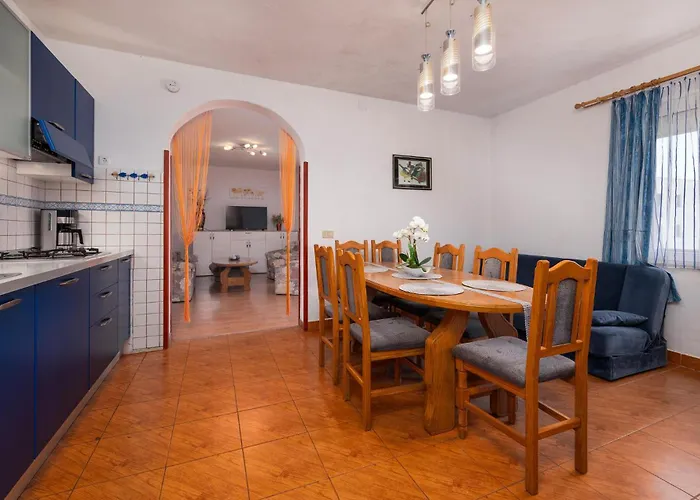 4 Bedroom Lovely Apartment In Pula Ferienhaus