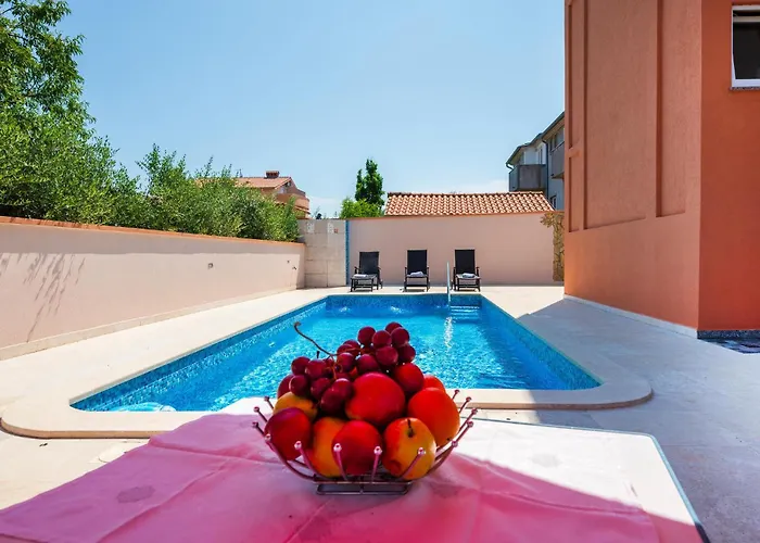 4 Bedroom Lovely Apartment In Pula Ferienhaus
