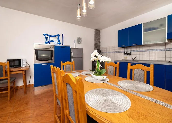 度假居 4 Bedroom Lovely In *