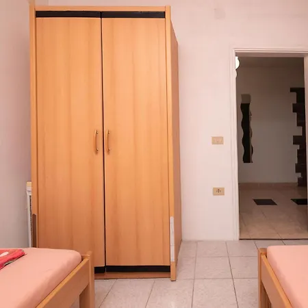 4 Bedroom Lovely In * 풀라