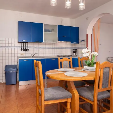 4 Bedroom Lovely In * بولا