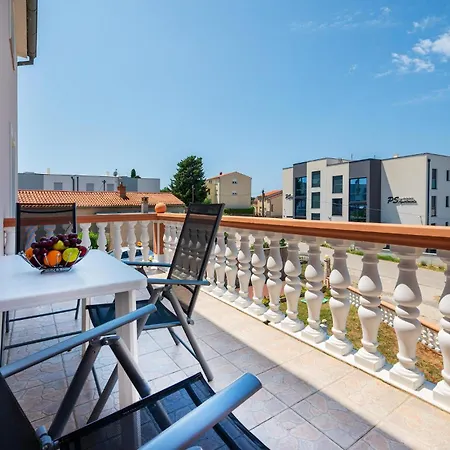Cozy In With House Sea View بيت للعطل بولا
