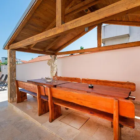 4 Bedroom Lovely In * 풀라