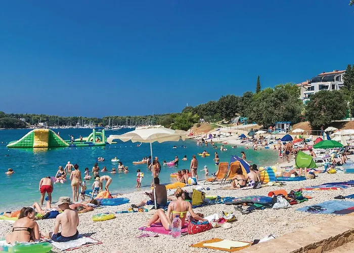 4 Bedroom Lovely In Сasa de vacaciones Pula