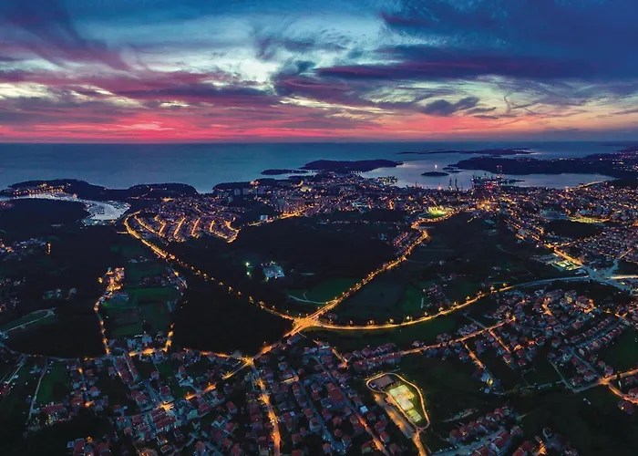 4 Bedroom Lovely In *