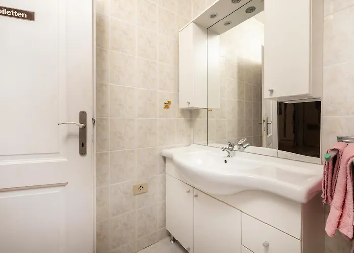 Сasa de vacaciones 4 Bedroom Lovely In