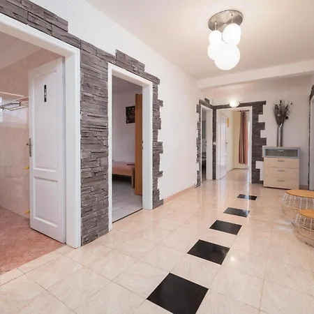 4 Bedroom Lovely In Будинок відпочинку