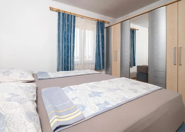 4 Bedroom Lovely Apartment In Pula Ferienhaus *