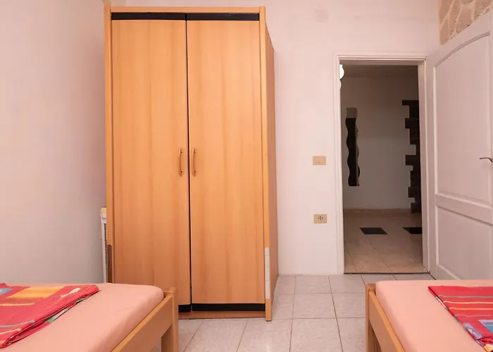 4 Bedroom Lovely Apartment In Pula * Pula